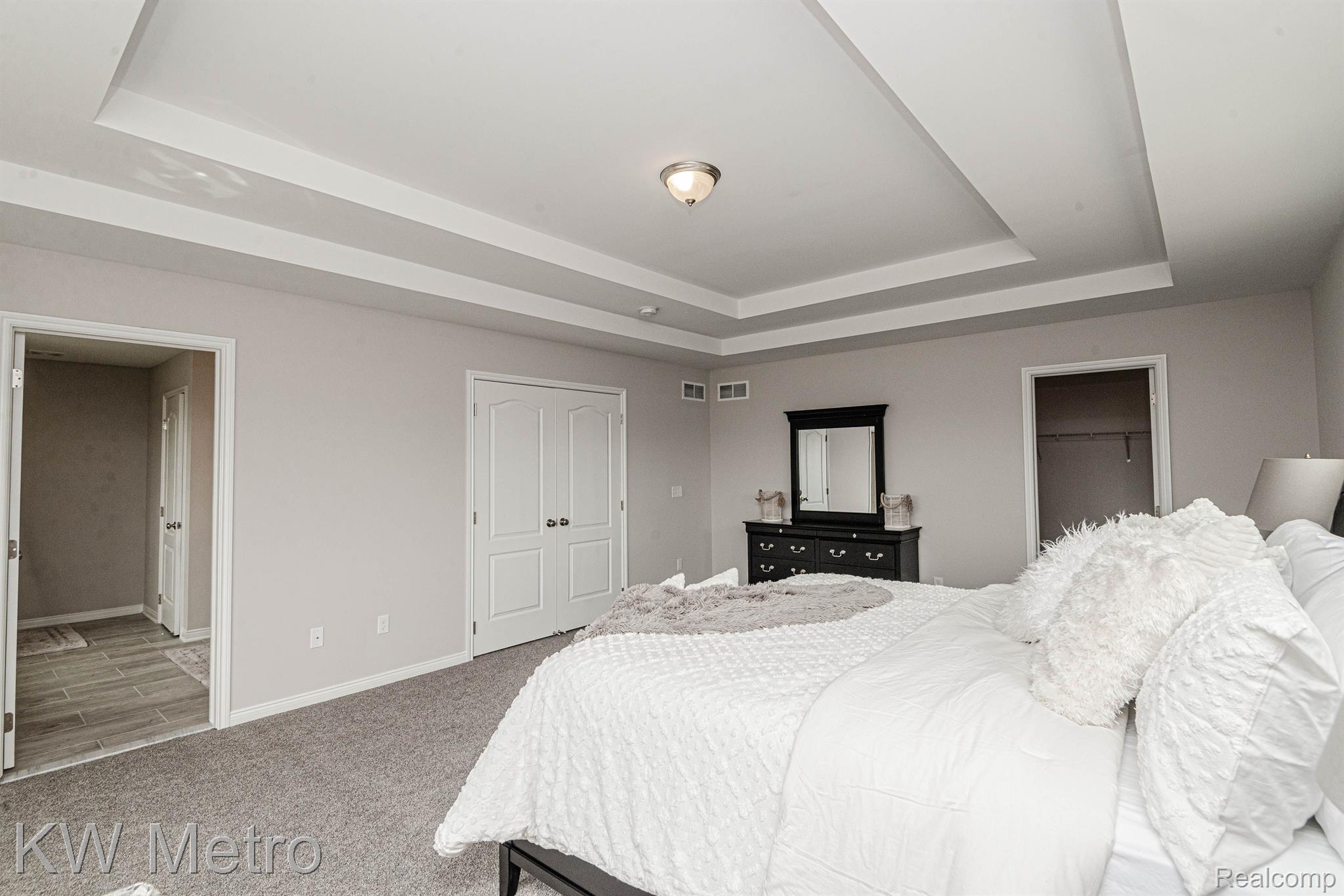 40 Maple Ridge Court Clarkston, MI 48346 - Photo 16 of 22 Rockford Master Bedroom Designer Ceiling Example