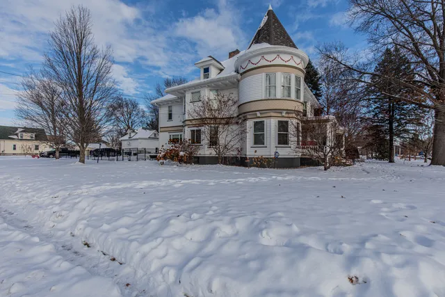 $385,000 | 405 East Peru Street, Princeton, IL 61356