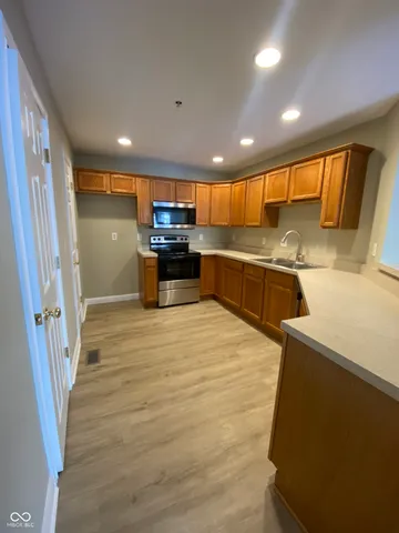 $1,400 | 1464 Royal Reserve Way, Greenwood, IN 46143