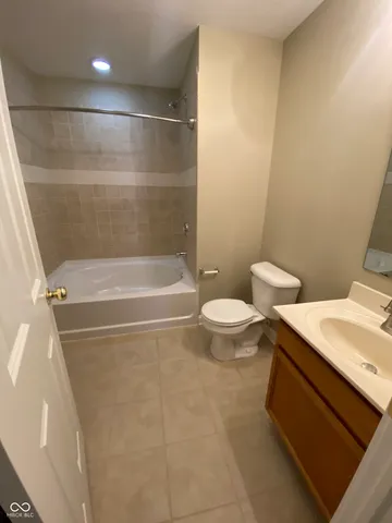 $1,400 | 1464 Royal Reserve Way, Greenwood, IN 46143