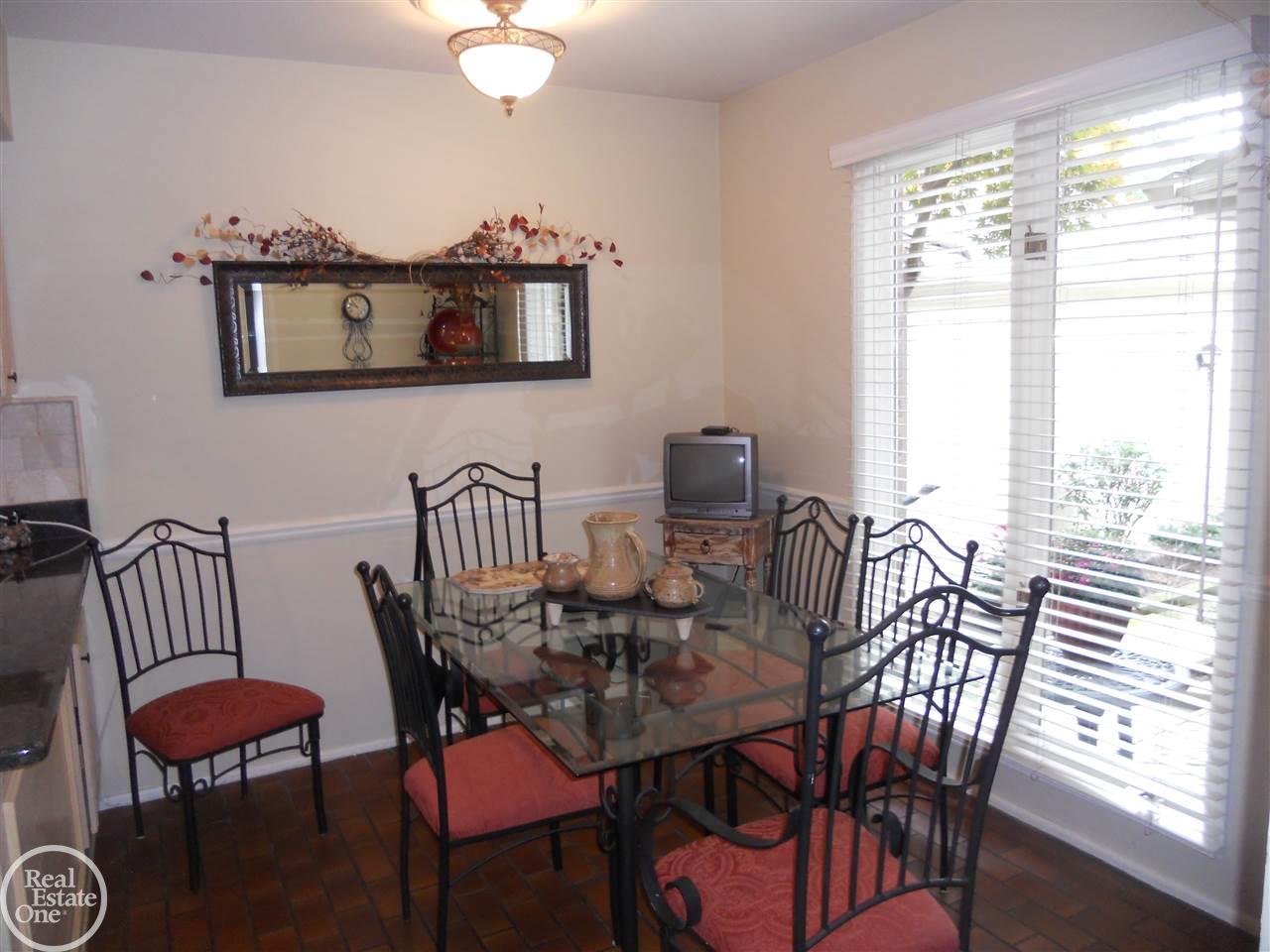 966 Golfview Court Rochester Hills, MI 48307 - Photo 14 of 35