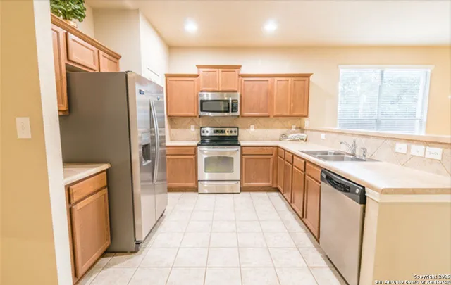 $2,200 | 2518 Silverton Wind, San Antonio, TX 78261