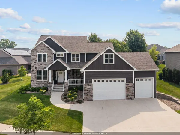 $724,900 | 5644 North Summerland Drive, Appleton, WI 54913