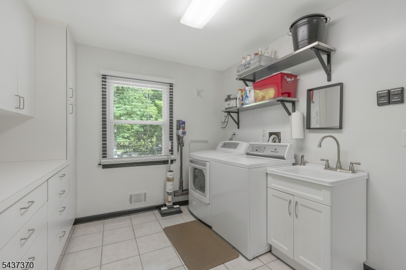9 Grouse Road Warren, NJ 07059 - Photo 19 of 43