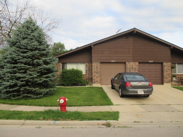 1215 Fulton Drive Streamwood, IL 60107 - Photo 1 of 10