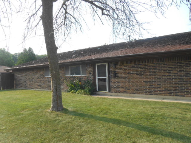 1215 Fulton Drive Streamwood, IL 60107 - Photo 3 of 10