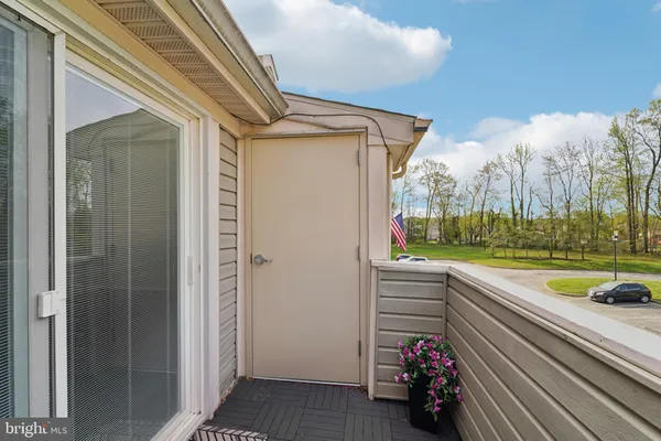 $200,000 | 216 Long Cove Lane, Unit J, Essex, MD 21221