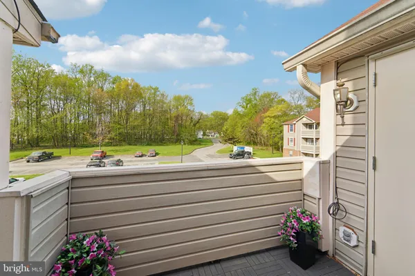$200,000 | 216 Long Cove Lane, Unit J, Essex, MD 21221