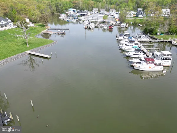 $200,000 | 216 Long Cove Lane, Unit J, Essex, MD 21221