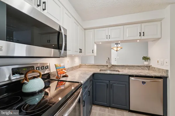 $200,000 | 216 Long Cove Lane, Unit J, Essex, MD 21221