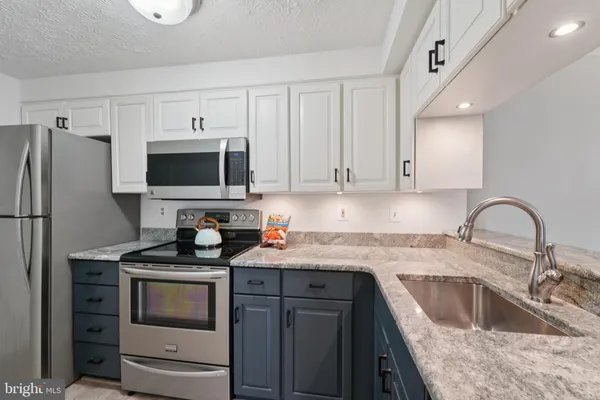 $200,000 | 216 Long Cove Lane, Unit J, Essex, MD 21221