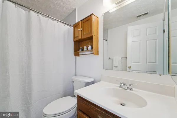 $200,000 | 216 Long Cove Lane, Unit J, Essex, MD 21221
