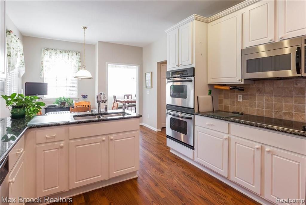 2280 Creek Bend Rochester Hills, MI 48309 - Photo 21 of 35