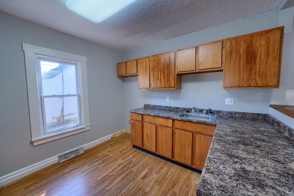 328 Walnut Street Circleville, OH 43113 - Photo 13 of 25