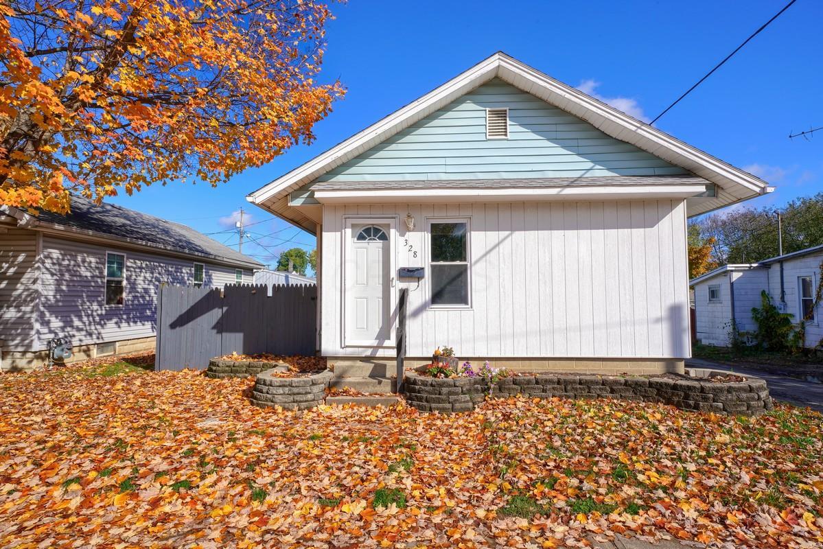 328 Walnut Street Circleville, OH 43113 - Photo 2 of 25