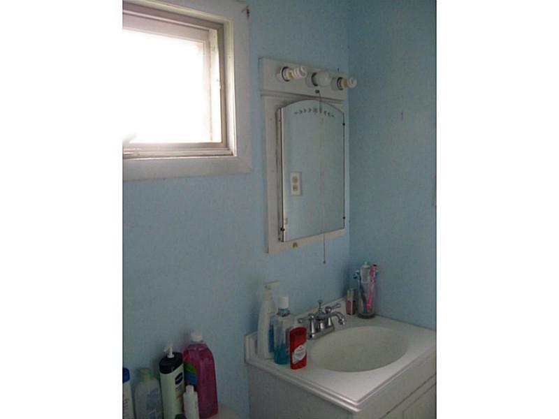 13 School Street Brewer, ME 04412 - Photo 6 of 18 Bathroom. first floor bath has a...