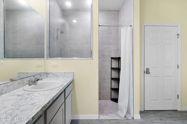 a view of utility room