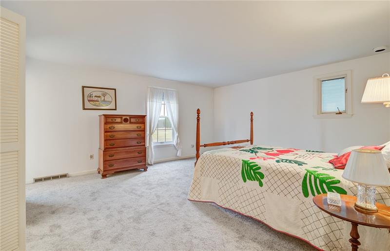 10585 Kummer Road Wexford, PA 15090 - Photo 11 of 22 Gallery Image 11