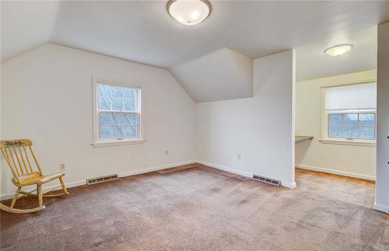 10585 Kummer Road Wexford, PA 15090 - Photo 16 of 22 Fourth Bedroom