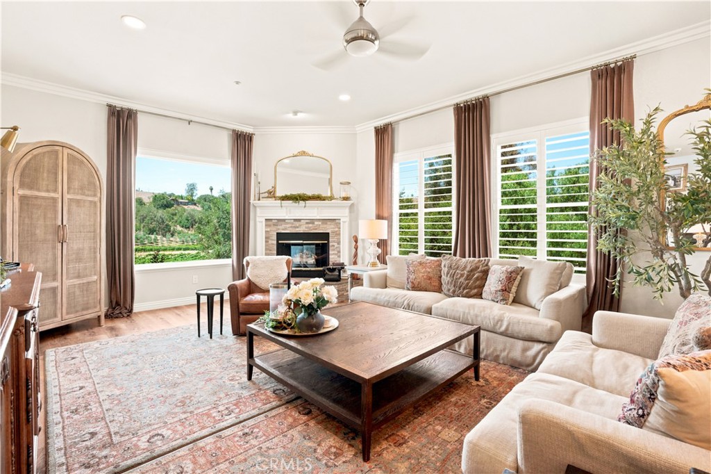 2424 Gird Road Fallbrook, CA 92028 - Photo 17 of 75 LIVING ROOM