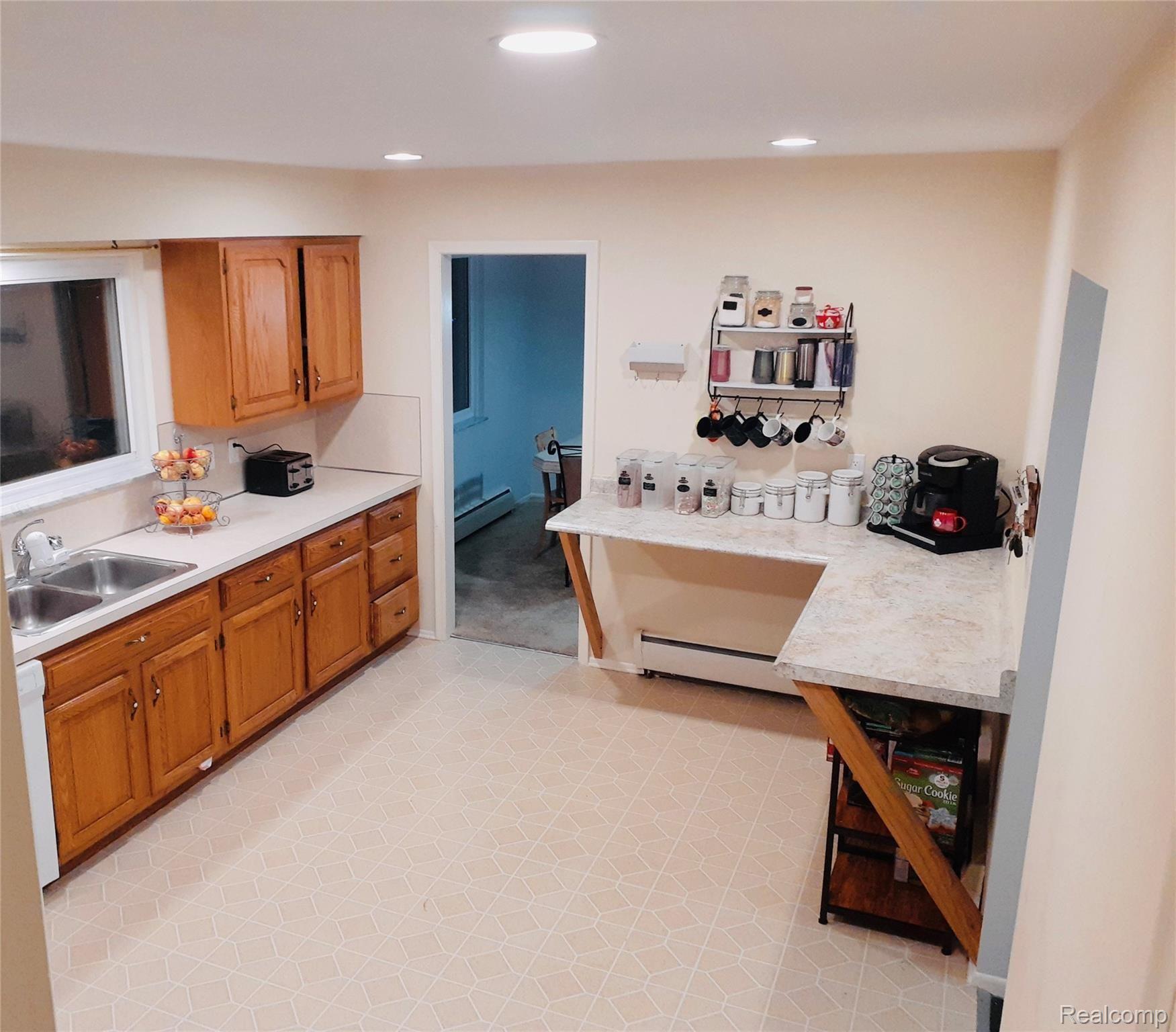 710 Huntington Road Grand Blanc, MI 48439 - Photo 12 of 28 874EFA9B-C036-4D36-866F-4713D819F595_1_201_a.jpeg