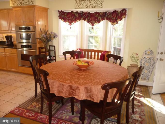 2818 Rifle Ridge Road Oakton, VA 22124 - Photo 2 of 23 Breakfast Area
