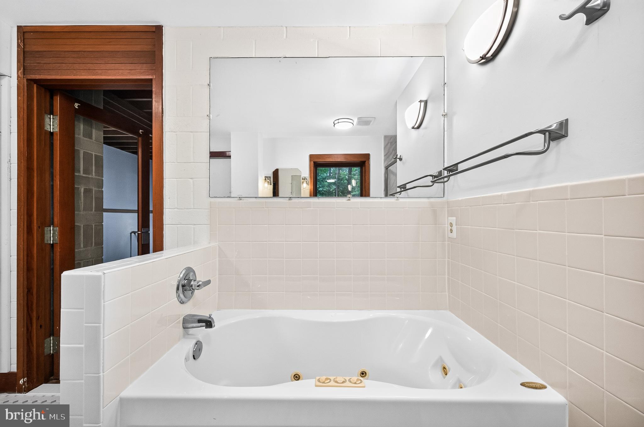10817 Cross School Road Reston, VA 20191 - Photo 56 of 89 Master Bath with Jacuzzi