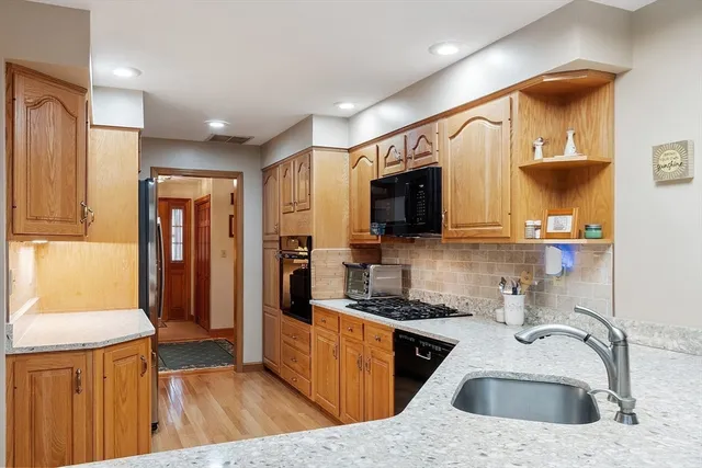 $795,000 | 2 Tomah Drive, Peabody, MA 01960