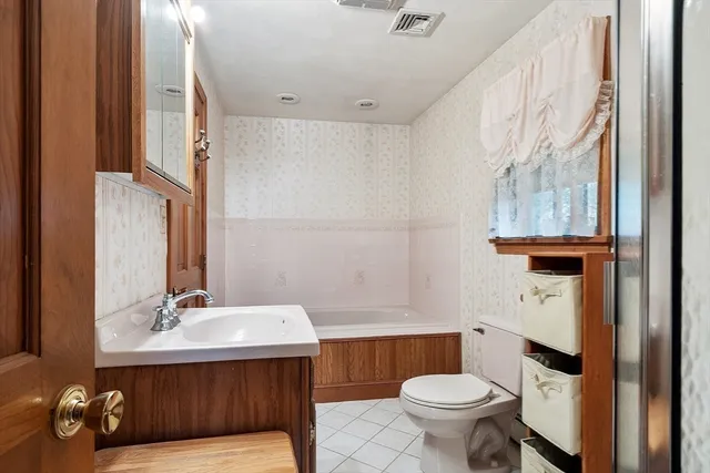 $795,000 | 2 Tomah Drive, Peabody, MA 01960