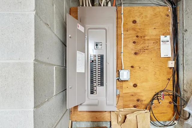 $795,000 | 2 Tomah Drive, Peabody, MA 01960