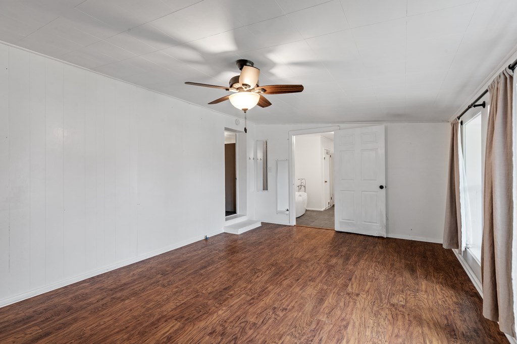 511 South Liveoak Street Mason, TX 76856 - Photo 17 of 24 Virtual Staged