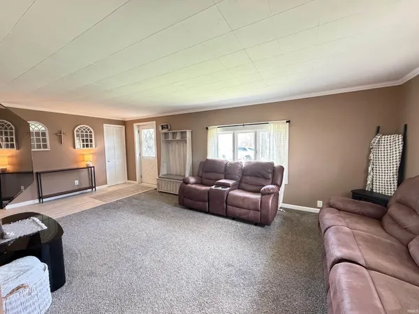 $154,000 | 504 Indiana Avenue, Veedersburg, IN 47987