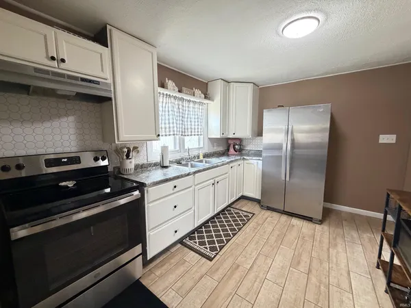 $154,000 | 504 Indiana Avenue, Veedersburg, IN 47987