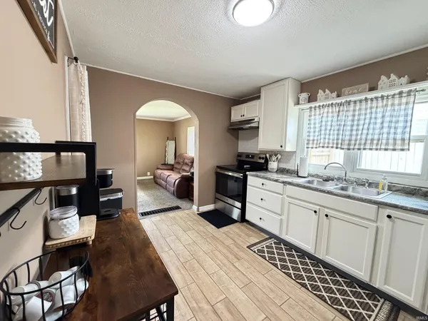 $154,000 | 504 Indiana Avenue, Veedersburg, IN 47987