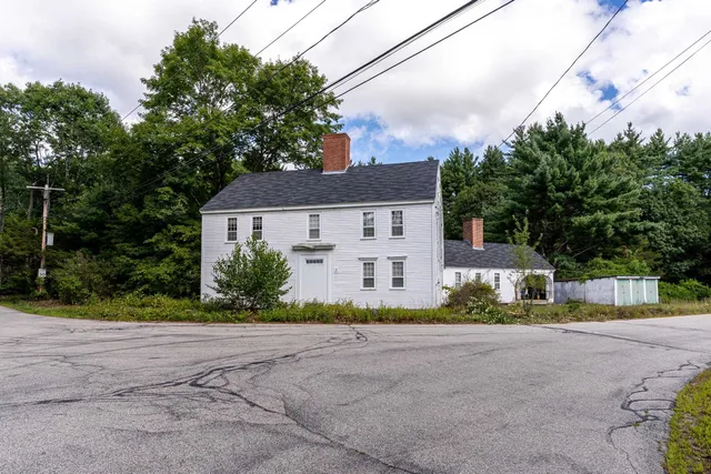$650,000 | 21 Currier Street, South Hampton, NH 03827
