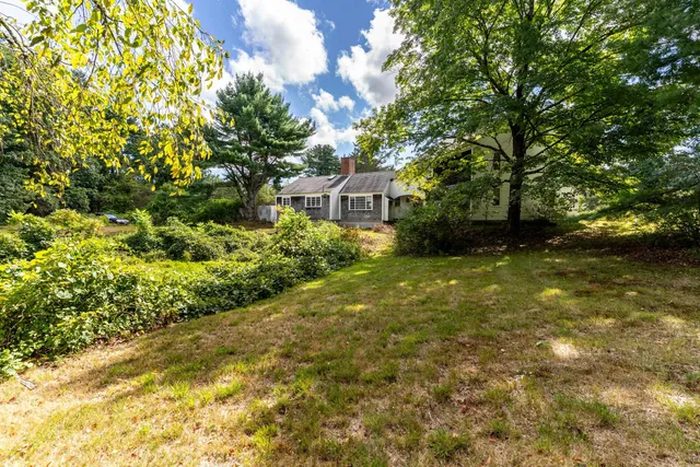 $650,000 | 21 Currier Street, South Hampton, NH 03827