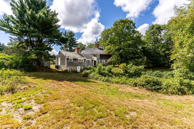 $650,000 | 21 Currier Street, South Hampton, NH 03827