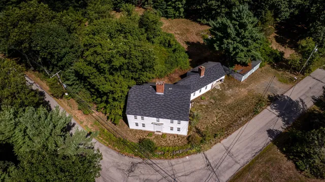 $650,000 | 21 Currier Street, South Hampton, NH 03827