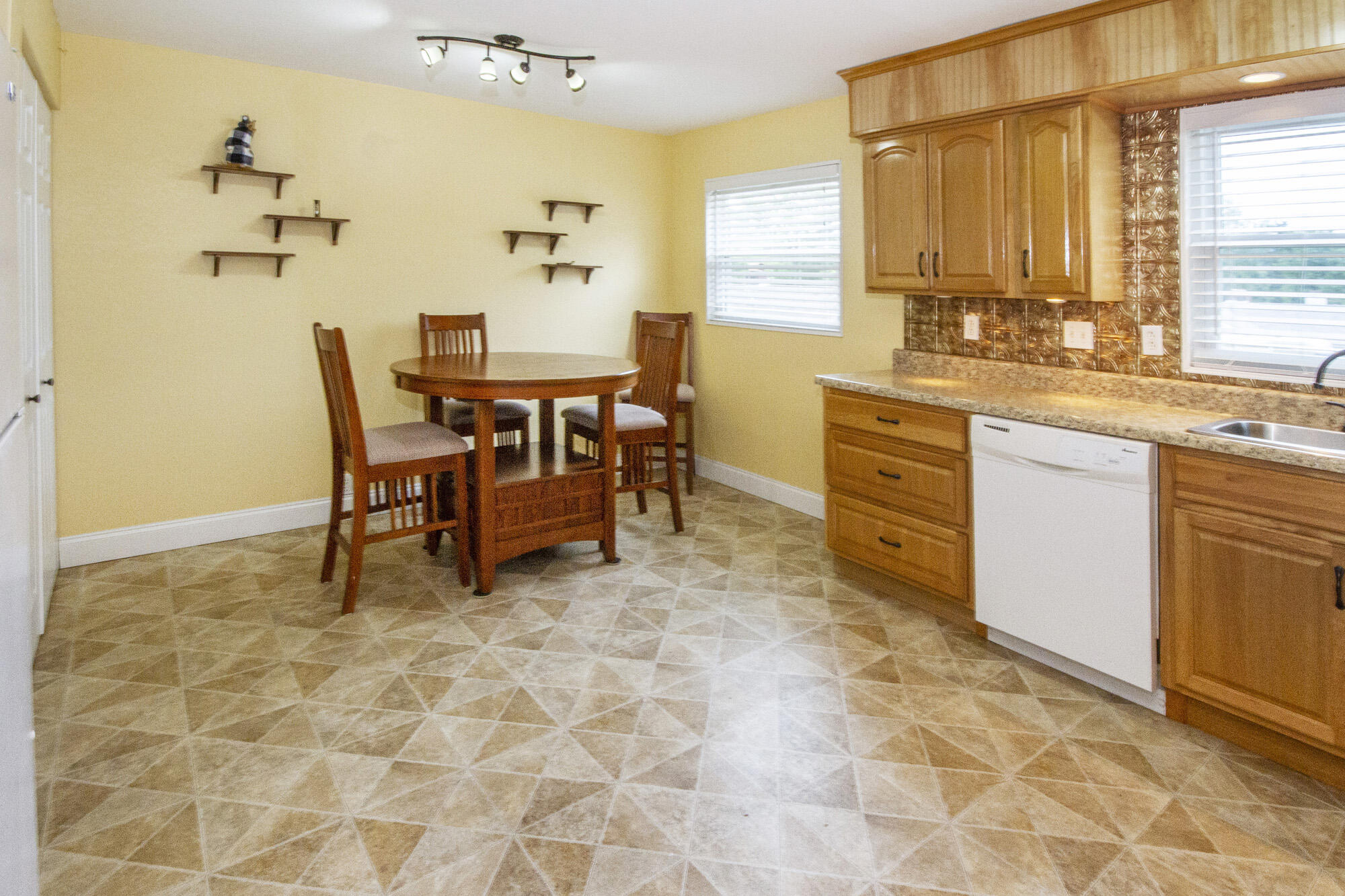 113 Tilden Road Oak Ridge, TN 37830 - Photo 31 of 36 Eat in Kitchen
