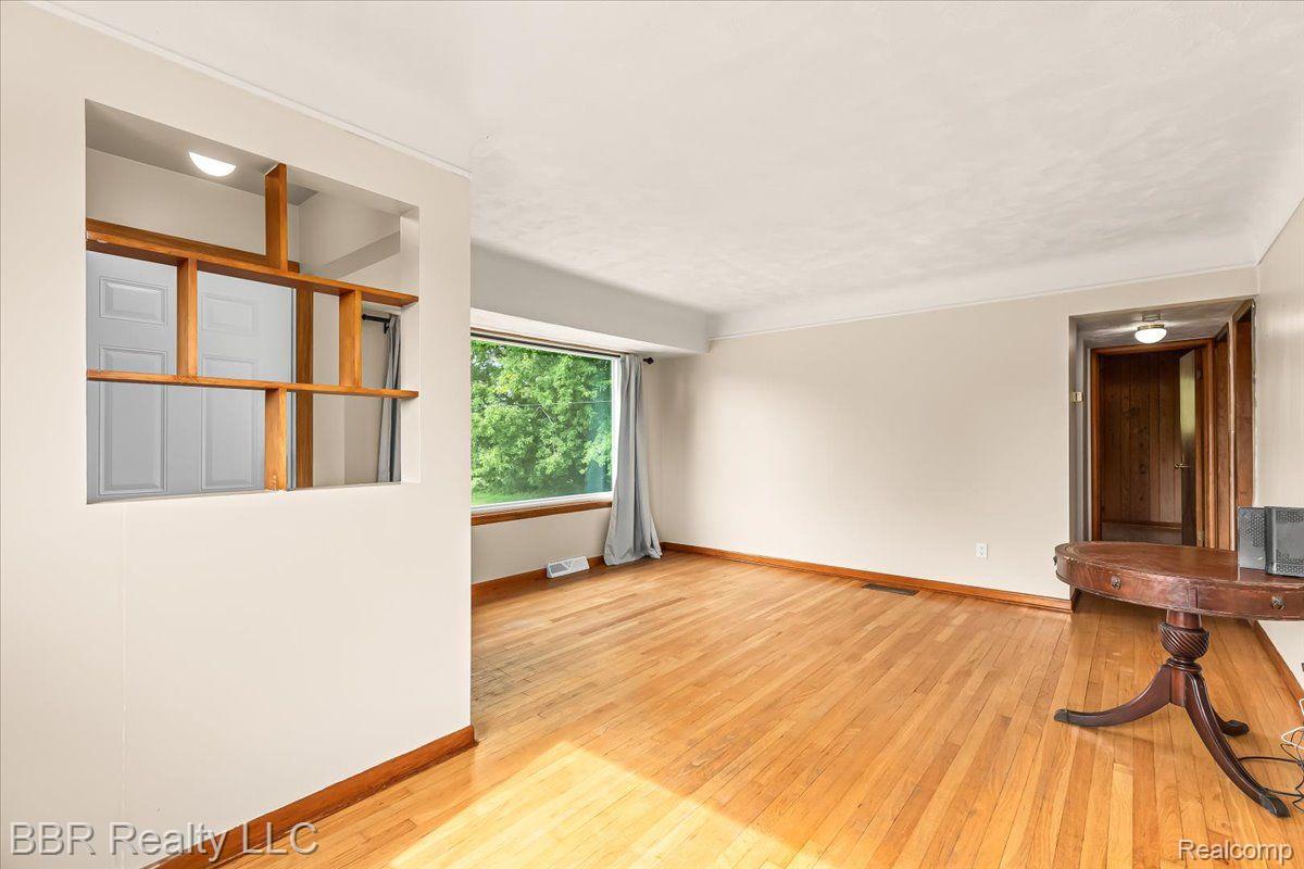 27771 West Road New Boston, MI 48164 - Photo 21 of 45 Gallery Image 21