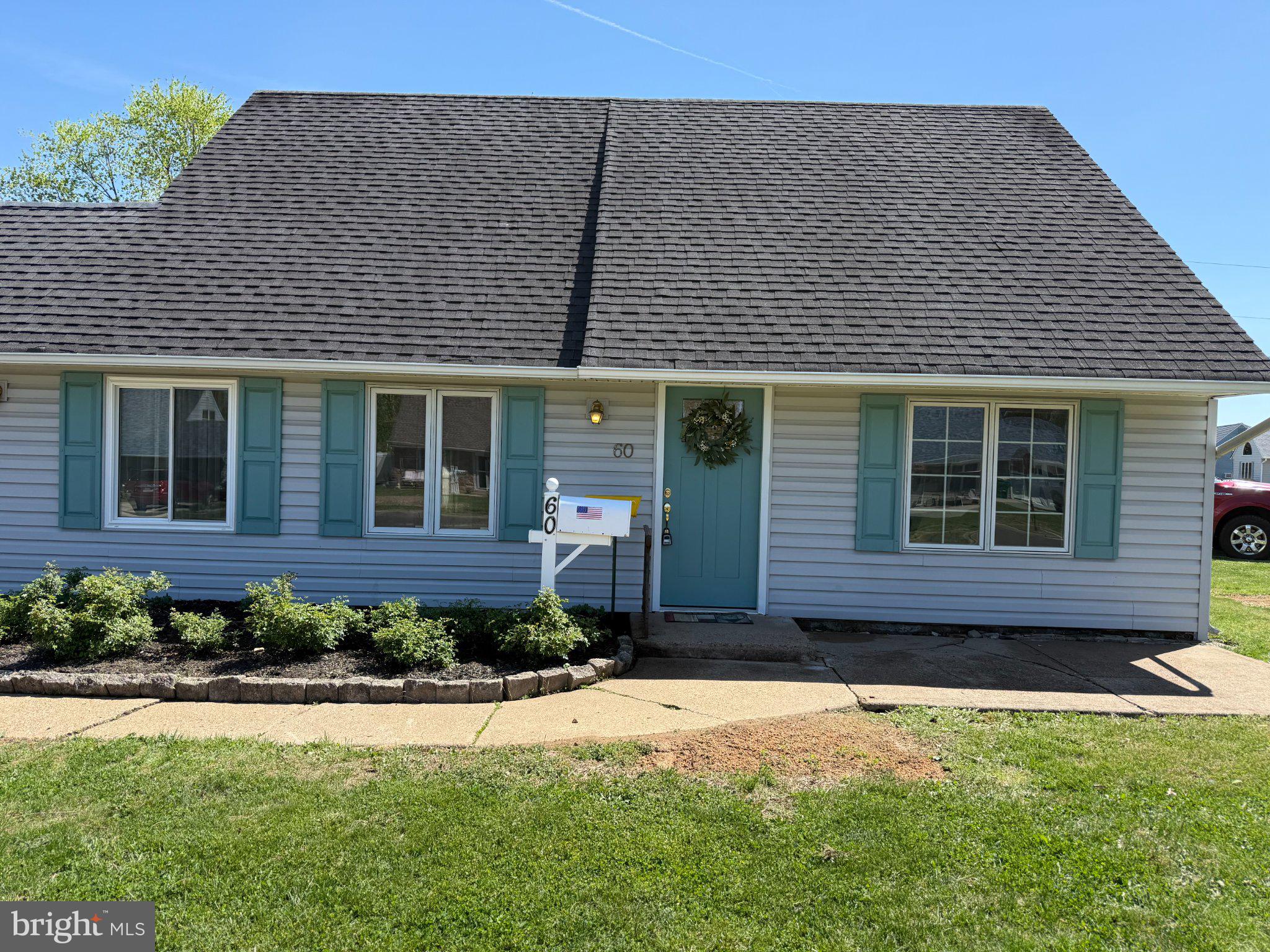 60 Upland Road Levittown, PA 19056 - Photo 3 of 34