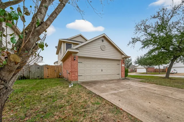 $2,050 | 10902 Clear Villa Lane, Houston, TX 77034