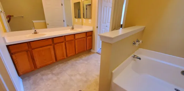 $1,900 | 1354 Fox Pointe Circle, Ann Arbor, MI 48108