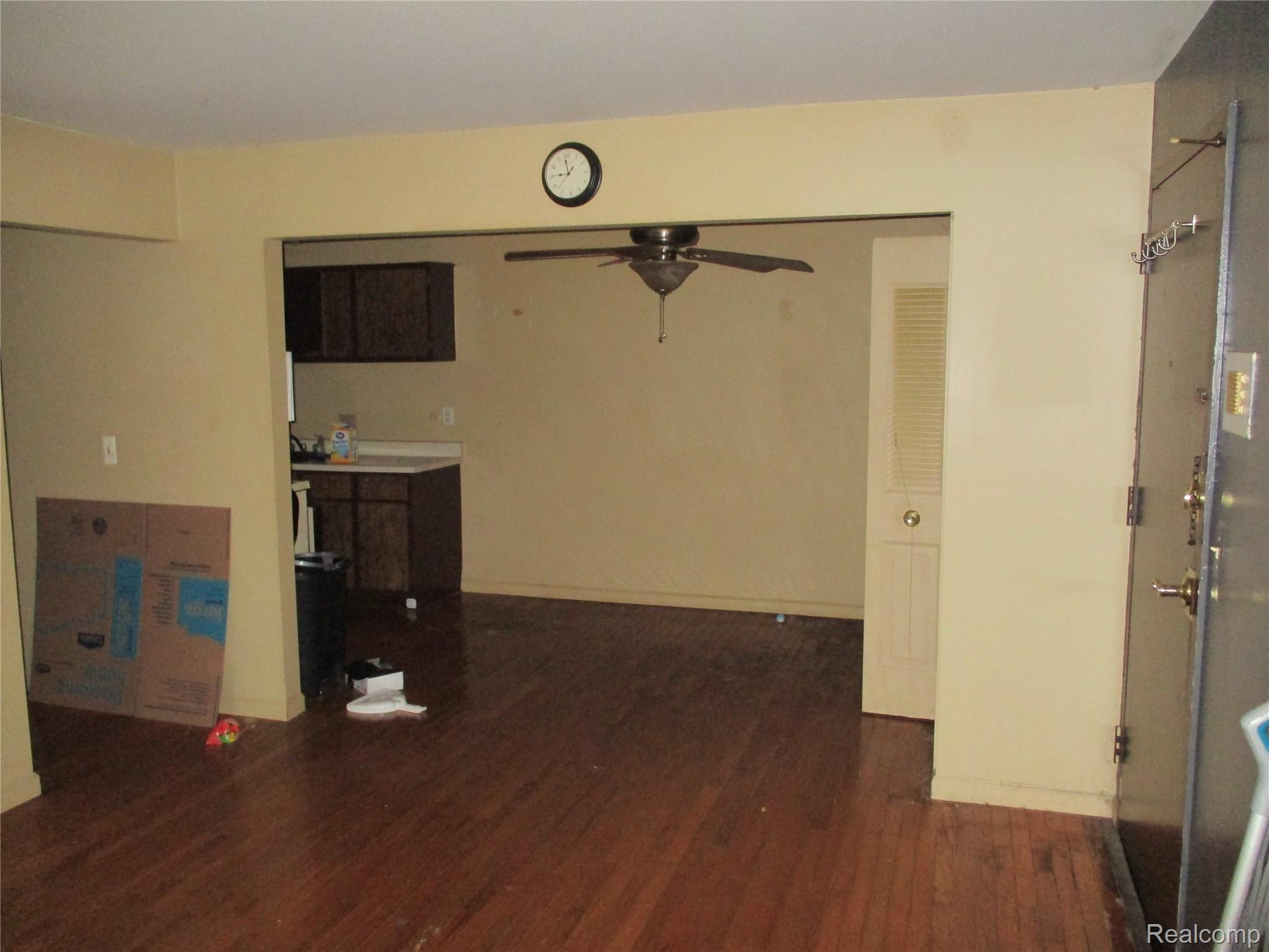 17124 Clinton River Road, Unit 3A Clinton Township, MI 48038 - Photo 8 of 17 IMG_2087.JPG