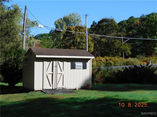 $350,000 | 6390 Deanna Drive, Hamburg, NY 14075