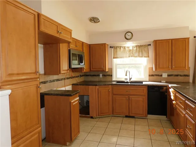 $350,000 | 6390 Deanna Drive, Hamburg, NY 14075