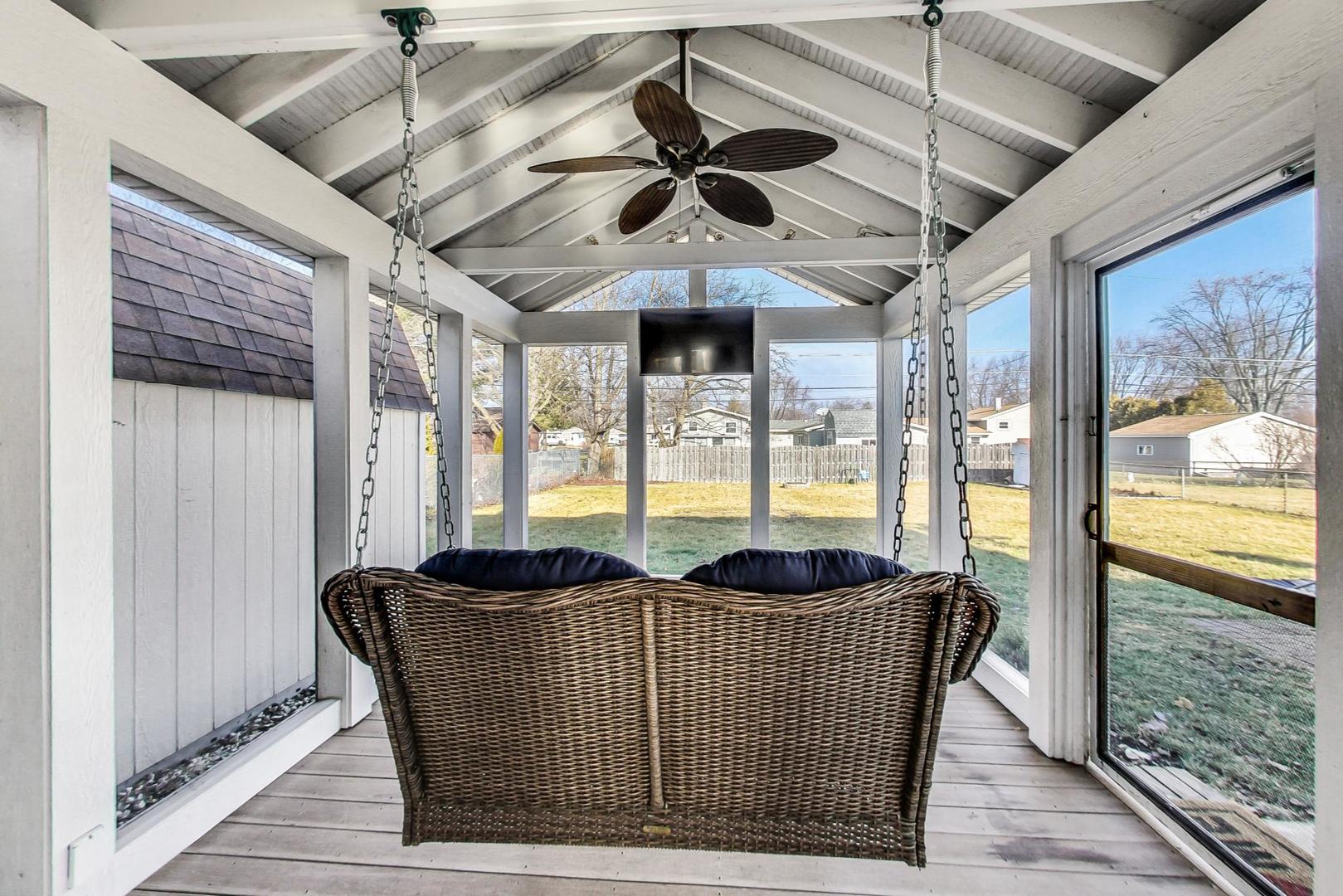 1810 Fairfield Road Lindenhurst, IL 60046 - Photo 25 of 32 Gallery Image 25