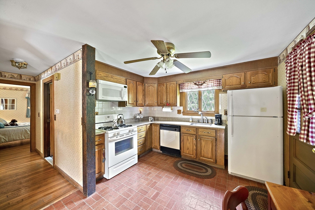 24 Spallus Road Stoughton, MA 02072 - Photo 6 of 29