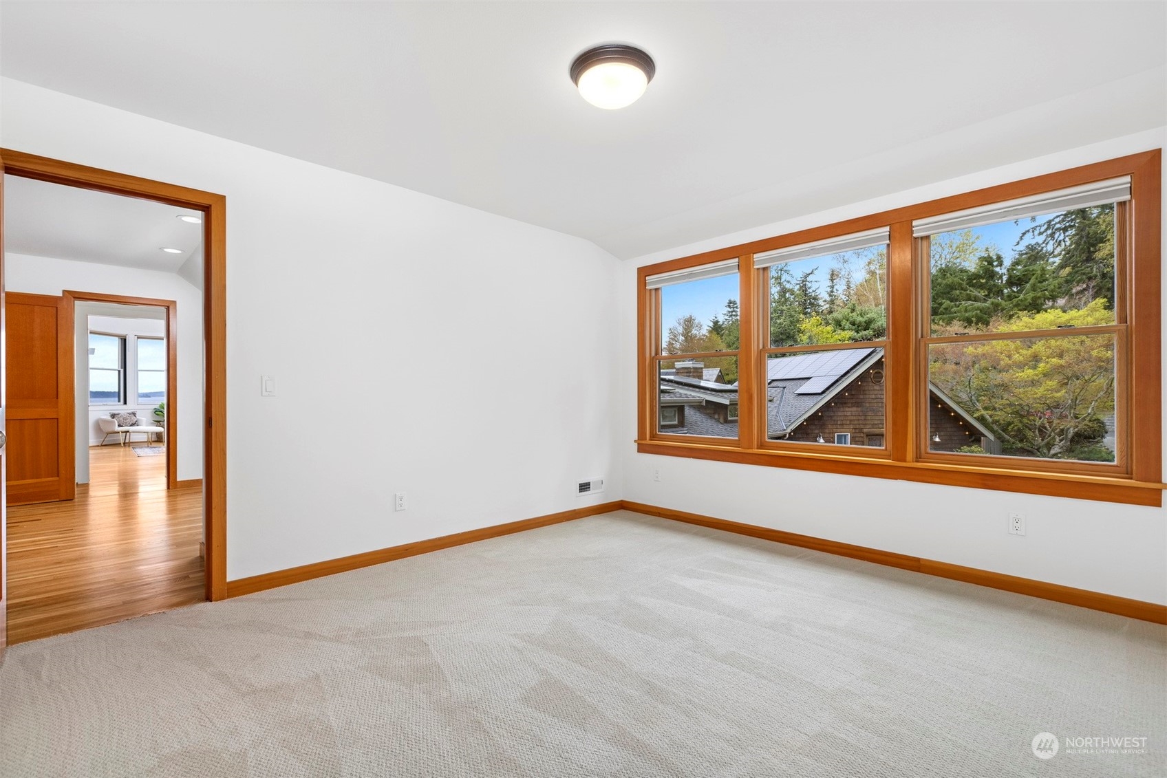 804 Fieldston Road Bellingham, WA 98225 - Photo 26 of 40 an empty room with large window