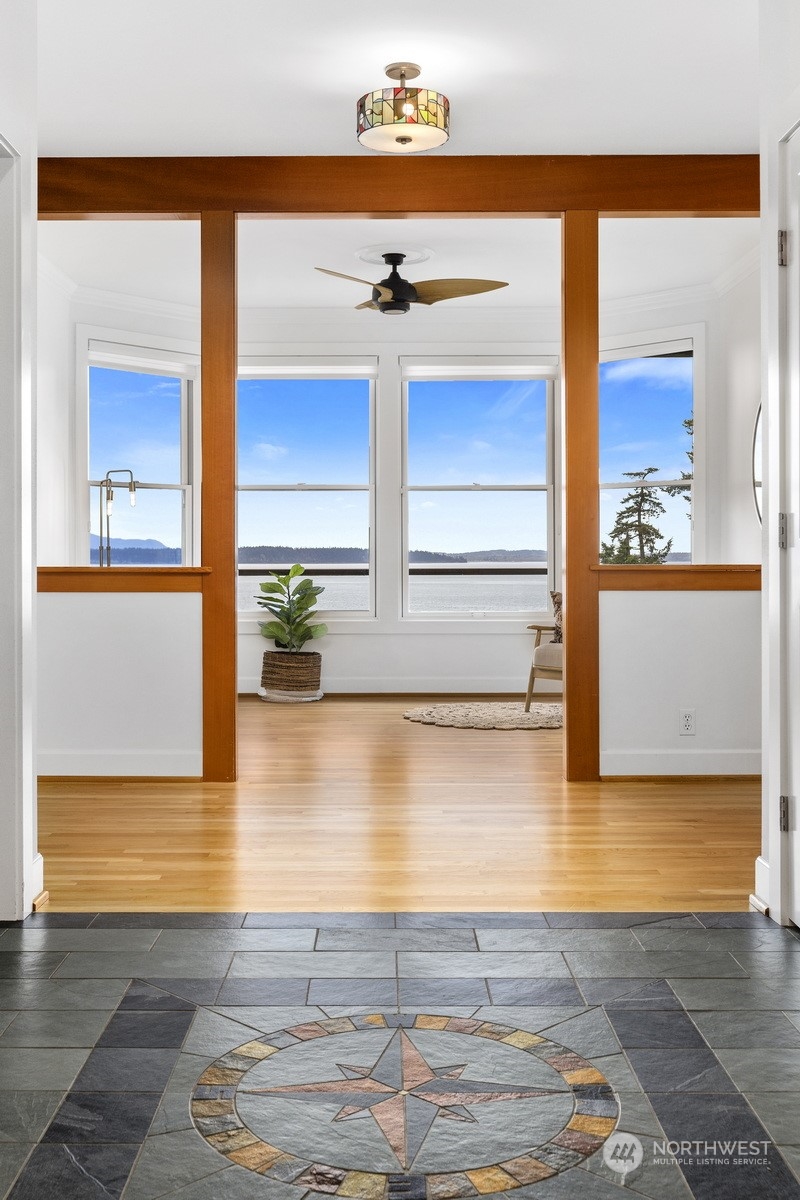 804 Fieldston Road Bellingham, WA 98225 - Photo 4 of 40 a view of a living room